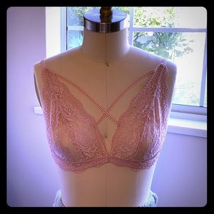 COPY - Lace Bra in Pale Pink - New W. Tags